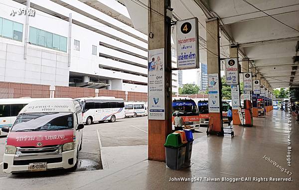 曼谷東巴士站候車月台.jpg 曼谷東巴士站候車月台.jpg