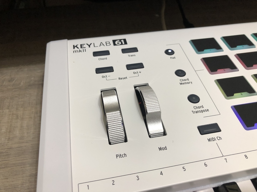 開箱文】Arturia Keylab 61 mkII 不只是MIDI鍵盤，也是DAW控制器