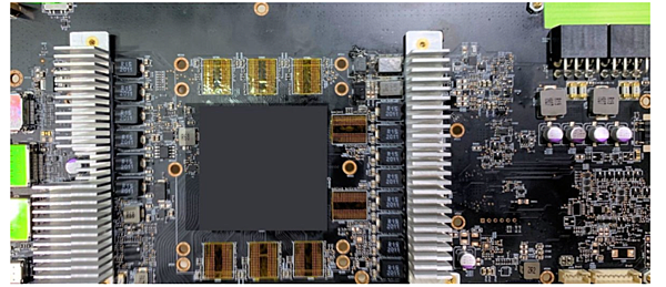 RX 6800 XT PCB裸板照片.PNG