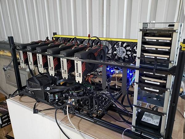 A chicken has two flavors mining.jpg