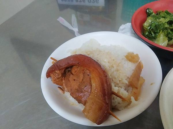 阿泉控肉飯_4.jpg