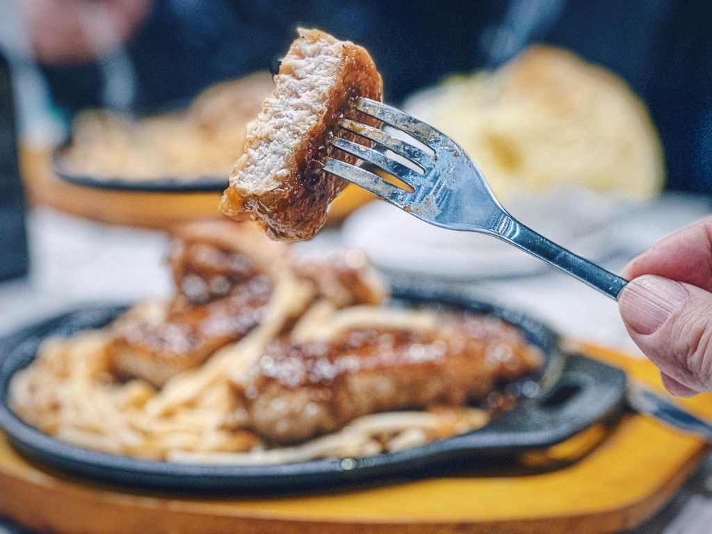 【美食分享】牛寶飽平價牛排，新店開張