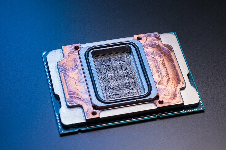 微軟將微流體通道蝕刻到矽晶片內讓散熱冷卻力提升3倍