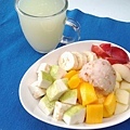 我得意的早餐: 海鹽檸檬汁&荔枝冰淇淋水果切片