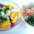 運動後, 解身體的渴與餓的午餐: 優格水果沙拉盆與洋蔥番茄炒皇宮菜拌麵