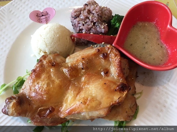 蒜香酥烤雞腿排