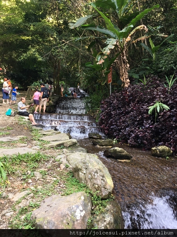 流水台階