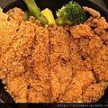 TAKAO巨無霸雞排丼飯150元