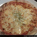 板橋-龍眼樹Pizza 起司總匯.jpg