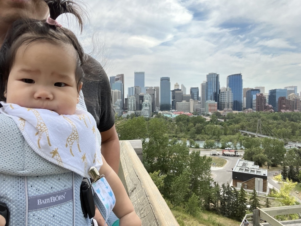 海琪乘著歌聲上學去 20220815_140601_Sa_Calgary Crescent Heights Lookout Point.jpg