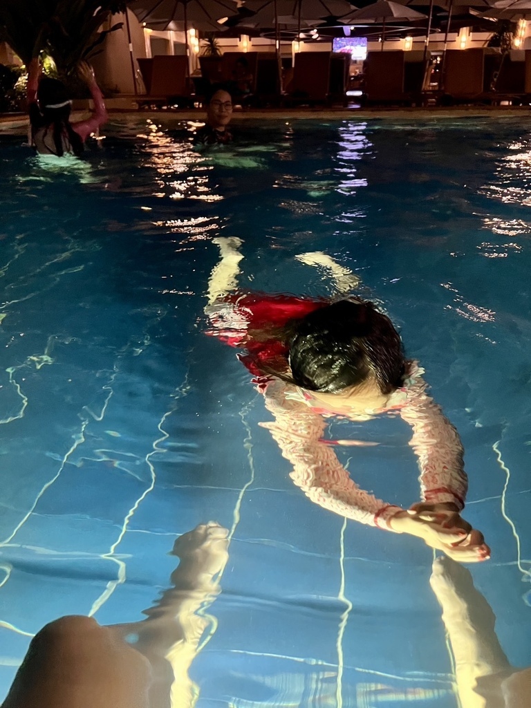 長灘島日記 20250703_195103_Sa_Boracay, Philippines.JPG 長灘島日記 20250703_195103_Sa_Boracay, Philippines.JPG