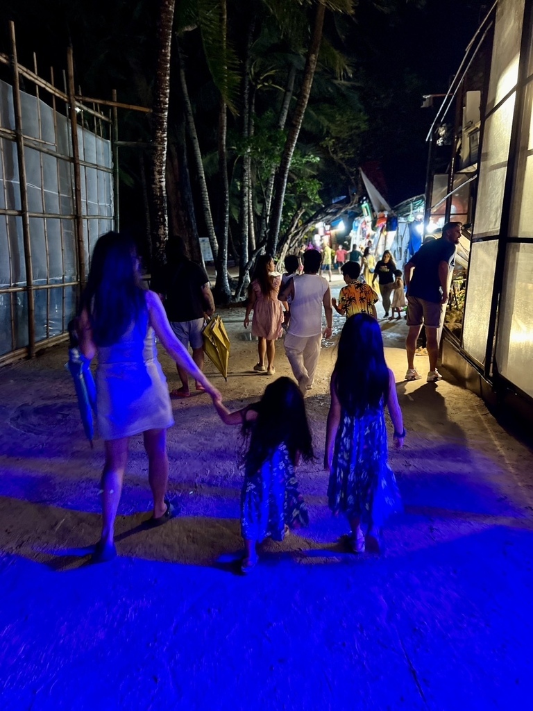 長灘島日記 20250708_200100_CaHeSa_Boracay, Philippines.JPG 長灘島日記 20250708_200100_CaHeSa_Boracay, Philippines.JPG