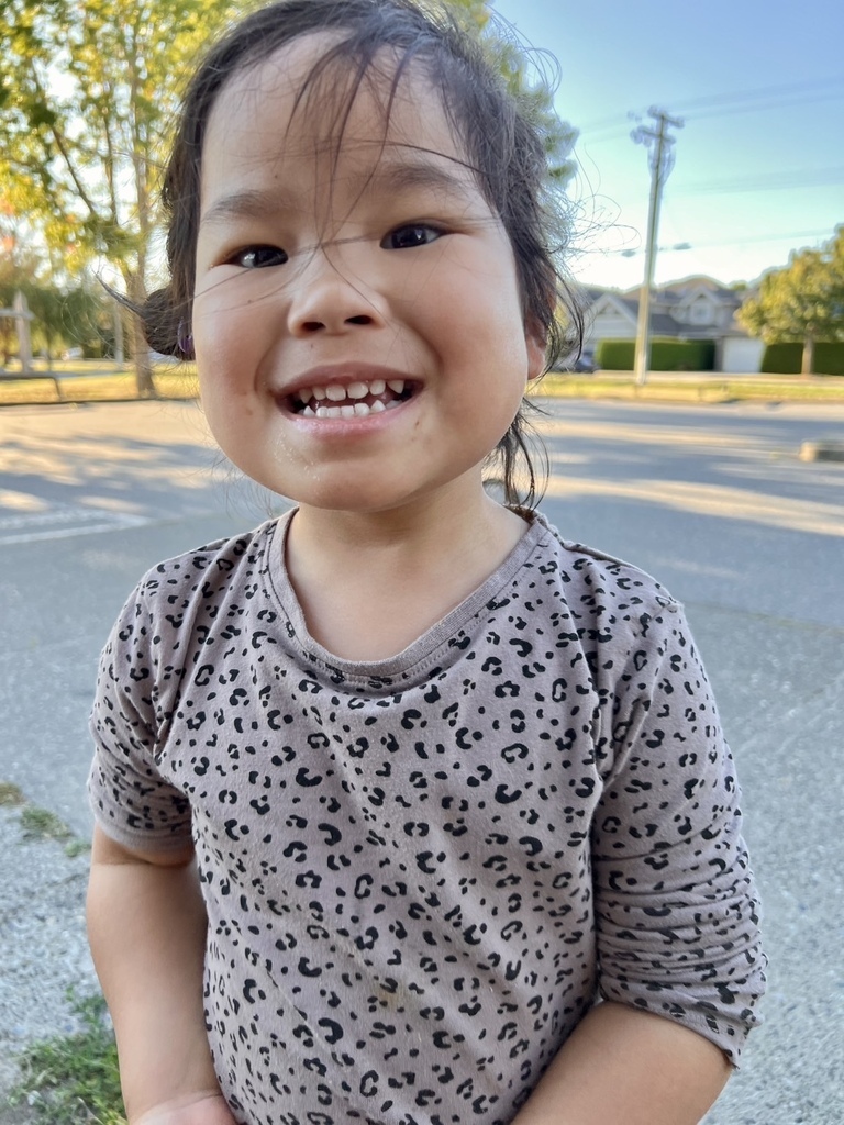 舒服 20250811_190000_HeSa_Roller Skates.JPG 舒服 20250811_190000_HeSa_Roller Skates.JPG