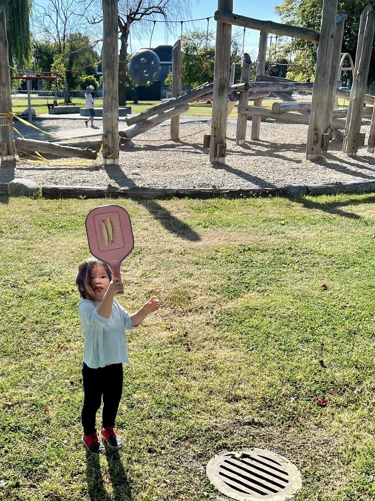 舒服 20250807_174002_Sa_Jessie Wowk Elementary School.JPG 舒服 20250807_174002_Sa_Jessie Wowk Elementary School.JPG