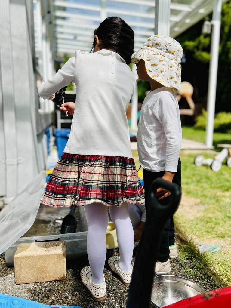 舒服 20250817_124302_He%26;_Friend%5Cs house.JPG 舒服 20250817_124302_He%26;_Friend%5Cs house.JPG