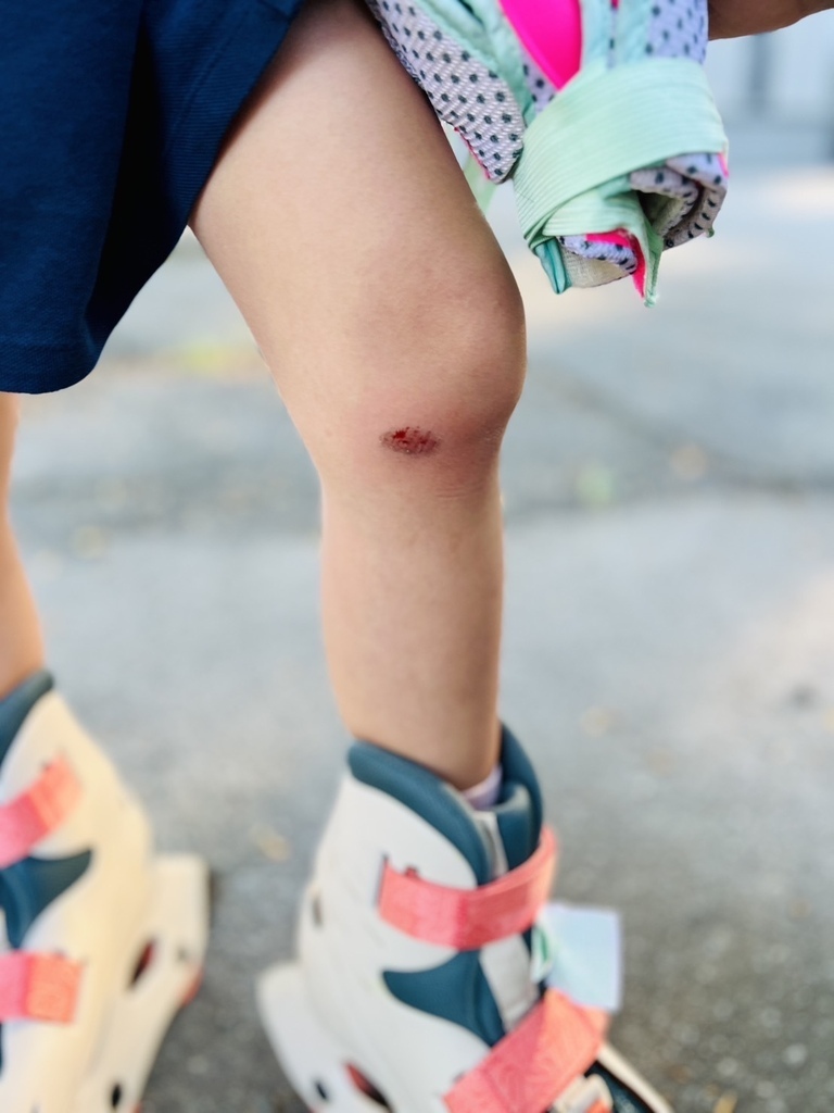 威權 20250825_183200_He_Roller Skates.JPG 威權 20250825_183200_He_Roller Skates.JPG