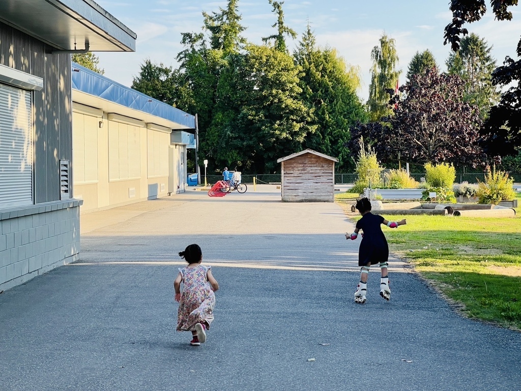 威權 20250825_184900_HeSa_Roller Skates.JPG 威權 20250825_184900_HeSa_Roller Skates.JPG