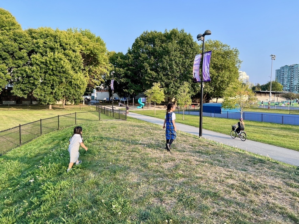 開學了 20250903_181300_HeSa_Minoru Park.JPG 開學了 20250903_181300_HeSa_Minoru Park.JPG