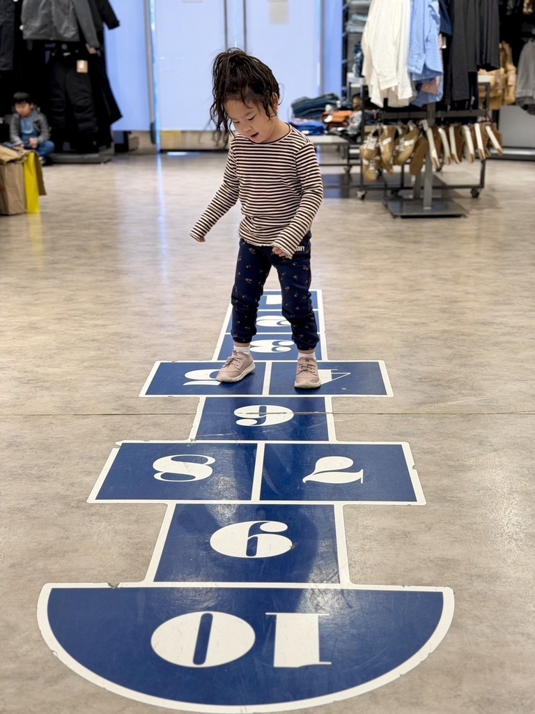 中秋節 20251005_154001_Sa_Mall.JPG 中秋節 20251005_154001_Sa_Mall.JPG