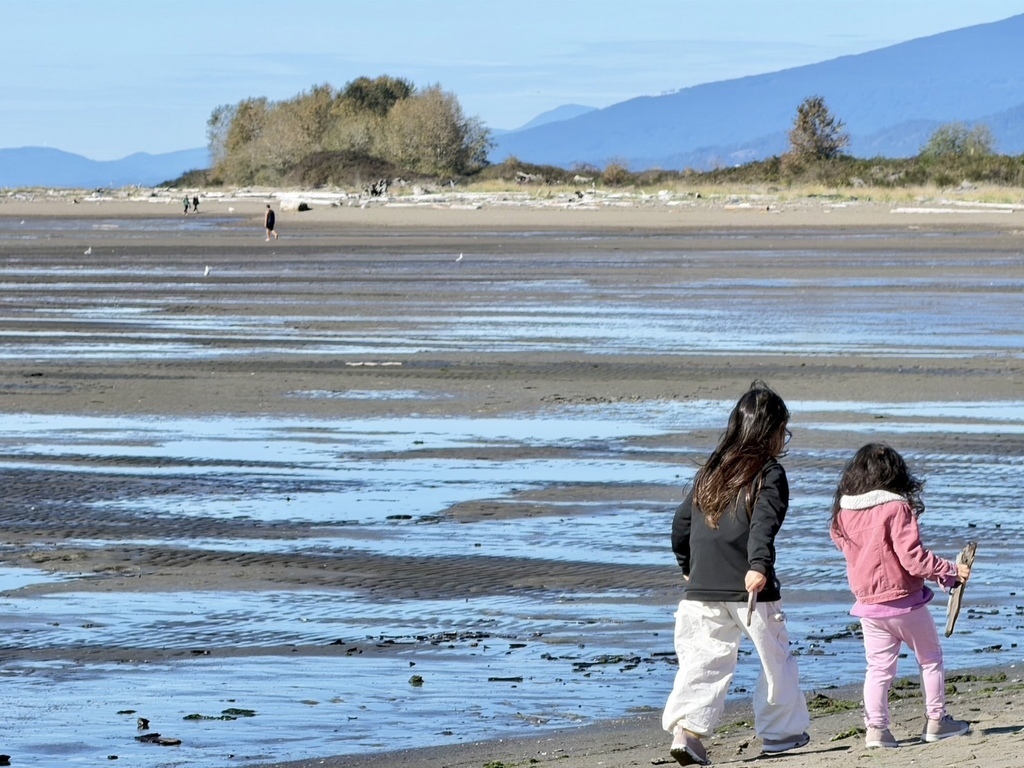 中秋節 20251005_134101_HeSa_Iona Beach.JPG 中秋節 20251005_134101_HeSa_Iona Beach.JPG