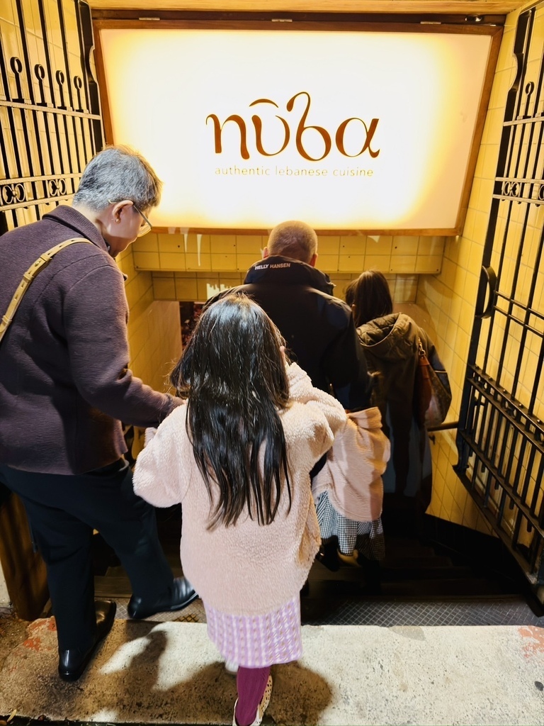 罌粟花日 20251116_173300_CaHeJeJoSa_Nuba in Gastown.JPG 罌粟花日 20251116_173300_CaHeJeJoSa_Nuba in Gastown.JPG