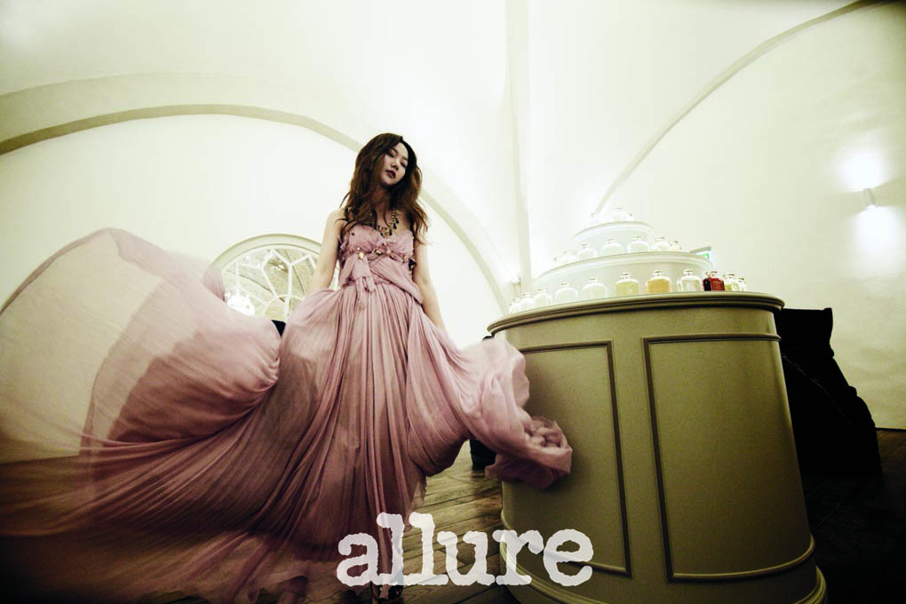 裴鬥娜_allure_201208_4