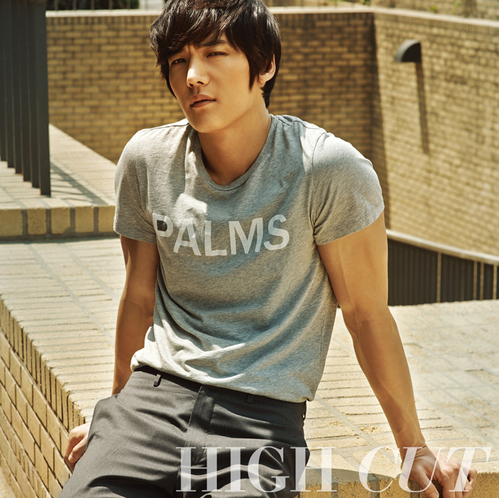 崔振赫_HIGH CUT_2013(103)_1