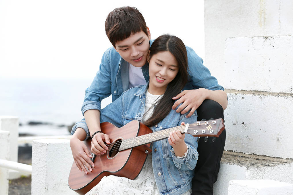 《Orange Marmalade》呂珍九環抱雪賢彈吉他曖昧爆棚 _1 《Orange Marmalade》呂珍九環抱雪賢彈吉他曖昧爆棚 _1