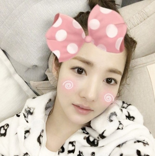 朴敏英曬近照 清純可愛似娃娃 朴敏英曬近照 清純可愛似娃娃