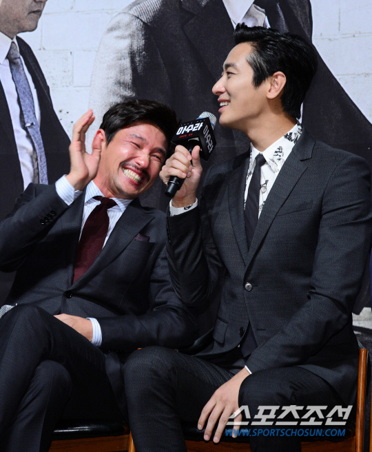 《阿修羅》黃政民被讚十分努力 朱智勳遭集體爆料