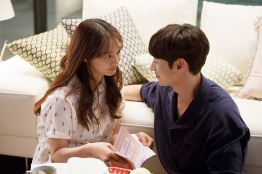 《明天和你》片場花絮照公開 導演猛誇李帝勳申敏兒