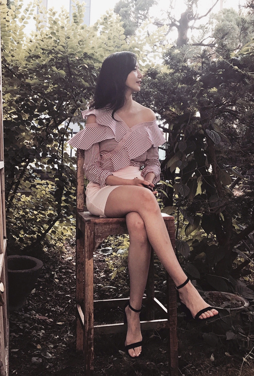 潤娥SNS曬照片 修長美腿迷人 潤娥SNS曬照片 修長美腿迷人