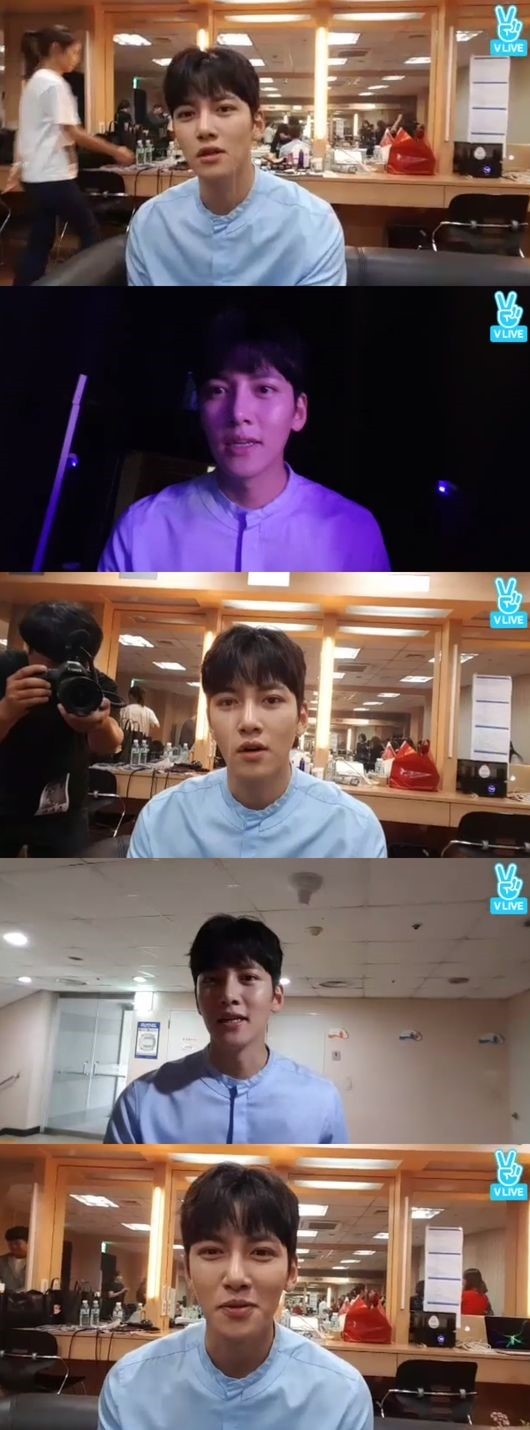 池昌旭現身網絡直播 今日舉辦粉絲會 池昌旭現身網絡直播 今日舉辦粉絲會