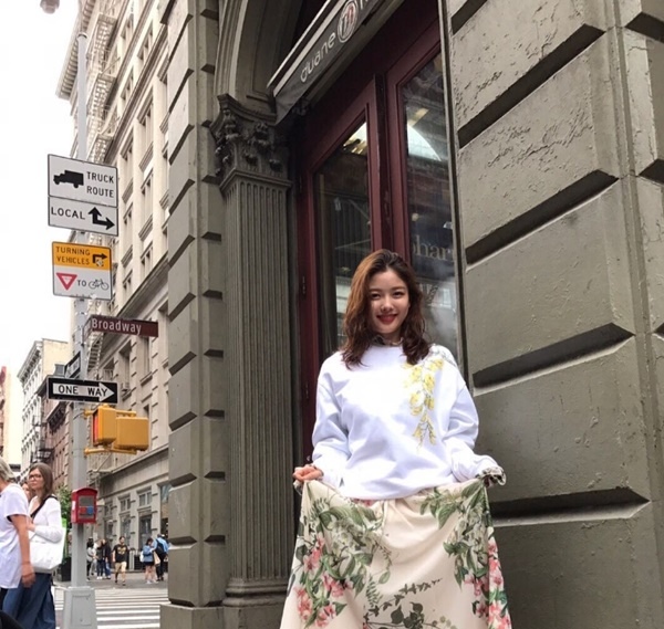 金裕貞SNS曬美照 網友贊年輕又漂亮