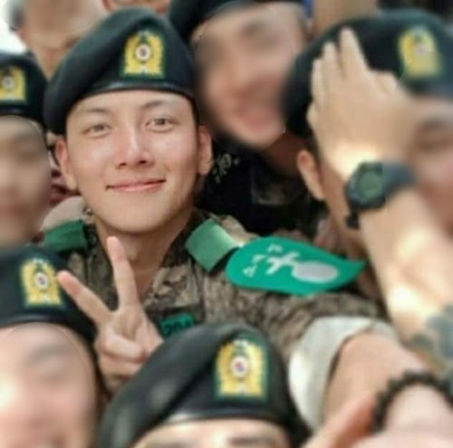 池昌旭結束新兵訓練獲高分 被分配到炮兵部隊