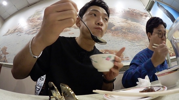 Rain稱為身材4點後禁食 台灣之行卻變食神+3 Rain稱為身材4點後禁食 台灣之行卻變食神+3