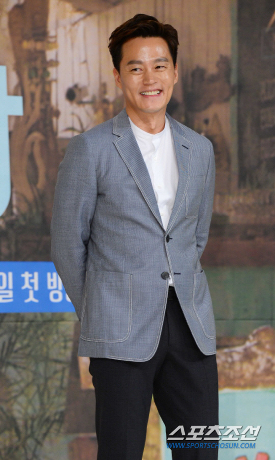 李瑞鎮談《尹食堂2》生意 稱西班牙人排隊吃 李瑞鎮談《尹食堂2》生意 稱西班牙人排隊吃