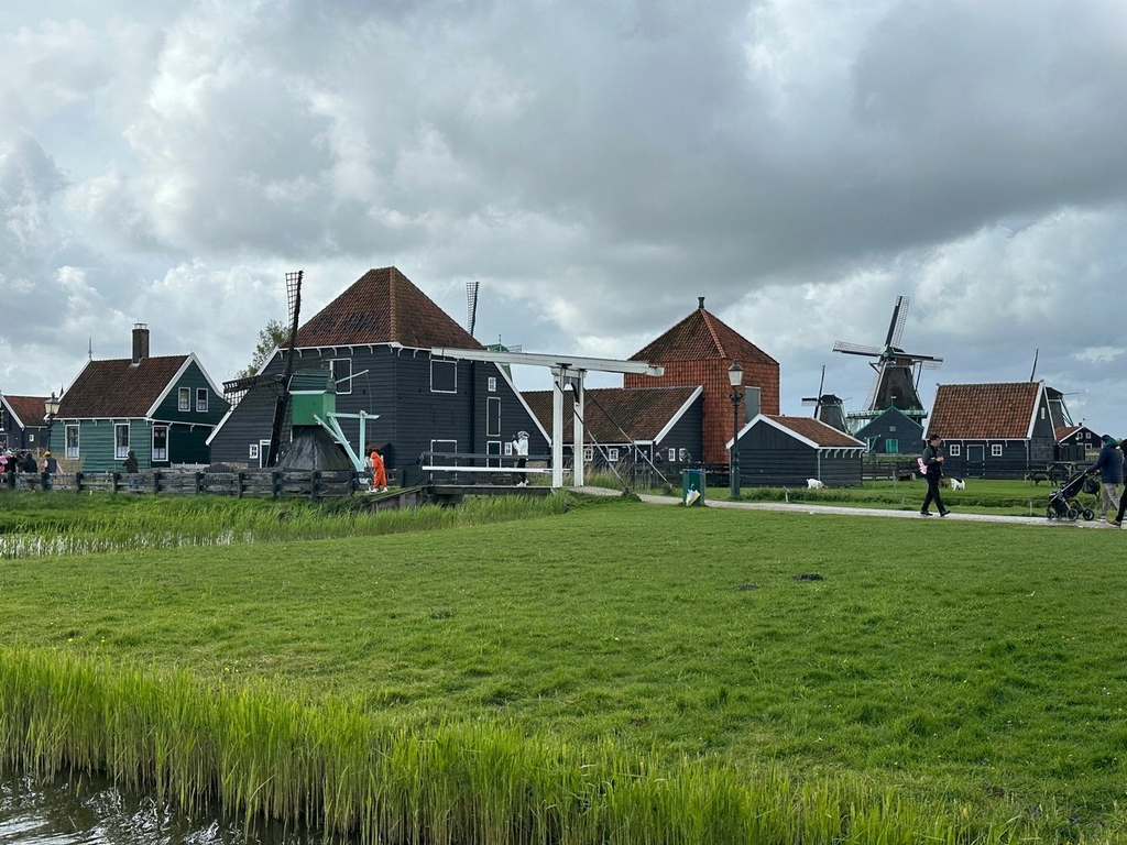 20240415荷比法(2)荷蘭.羊角村、風車村、碳烤肋排風