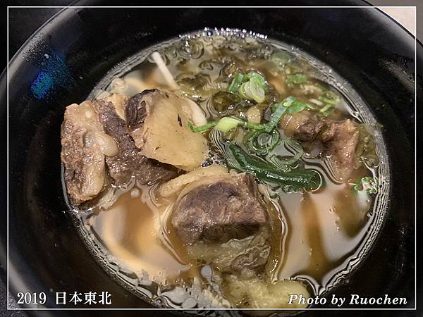 龍騰貴賓室牛肉麵