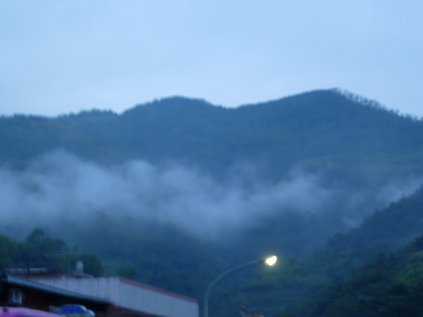 清晨的松羅雲靄
