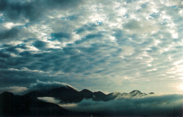 坐看北橫群山