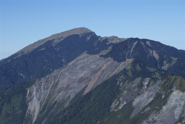 最高的是關山~再來是鷹仔嘴山~塔關山~關山嶺山~ 最高的是關山~再來是鷹仔嘴山~塔關山~關山嶺山~