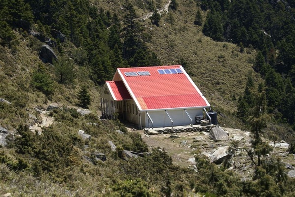 嘉明湖避難小屋 嘉明湖避難小屋