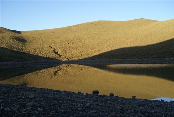 嘉明湖畔的湖光山色 嘉明湖畔的湖光山色