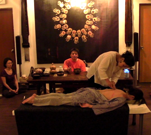 經絡表演_刮痧篇