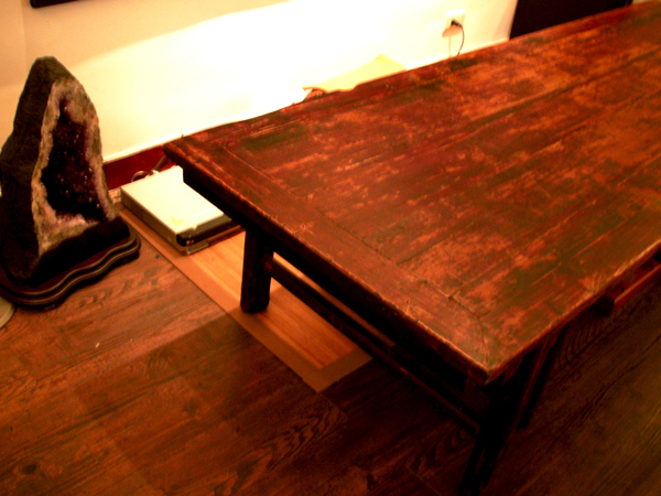 desk-1s.jpg desk-1s.jpg