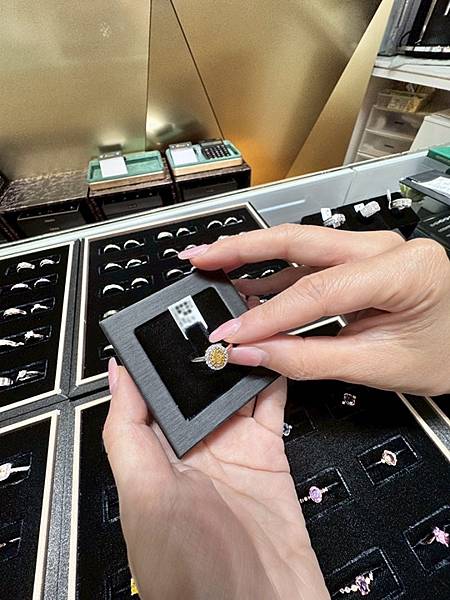 台中GIA鑽戒-晶漾金飾銀樓