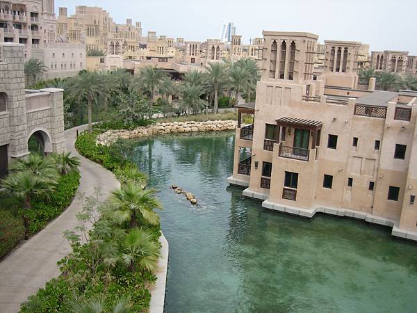 (三)~(11)P158Jumeirah Beach 豪華飯店.JPG