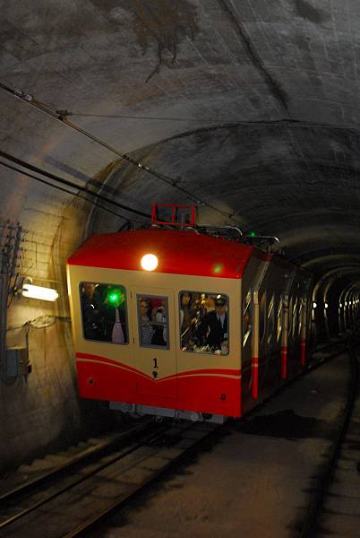 30.隧道纜車2..JPG