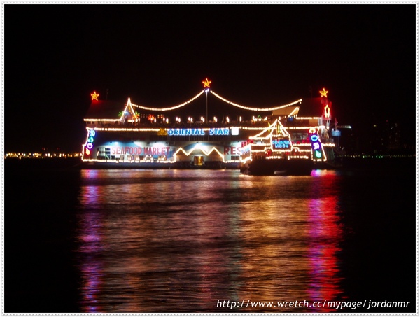 巴達雅的碼頭夜景.jpg